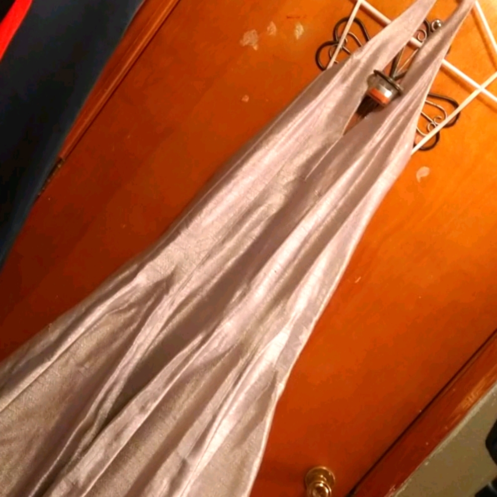 Backless gown